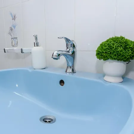 Hillside With Sea View & Fibre Internet *