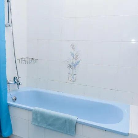 Hillside With Sea View&fibre Internet Apartment